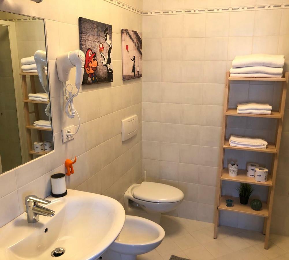 Irides Rooms A Un Passo Dai Parchi Divertimento Lazise Bagian luar foto