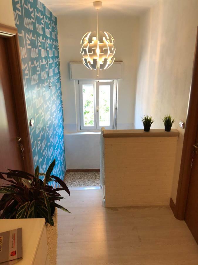Irides Rooms A Un Passo Dai Parchi Divertimento Lazise Bagian luar foto