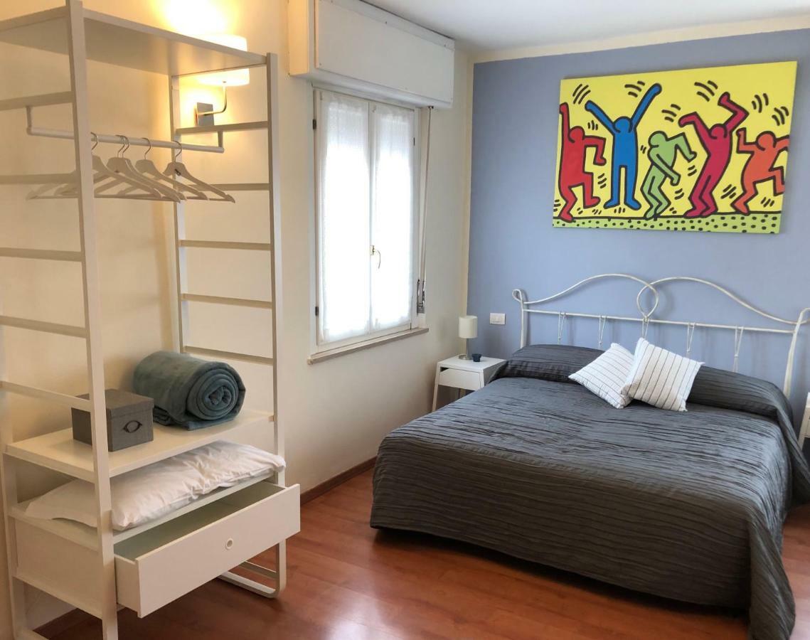 Irides Rooms A Un Passo Dai Parchi Divertimento Lazise Bagian luar foto