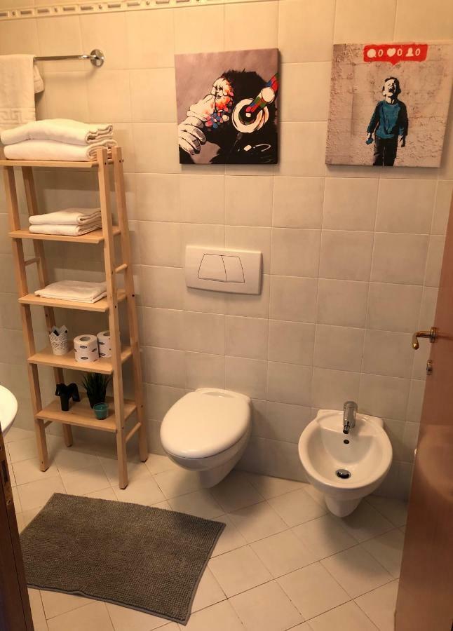Irides Rooms A Un Passo Dai Parchi Divertimento Lazise Bagian luar foto